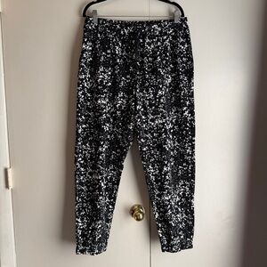 Fabletics New The One Jogger in the color Spritz Women’s Size XL Pants Joggers